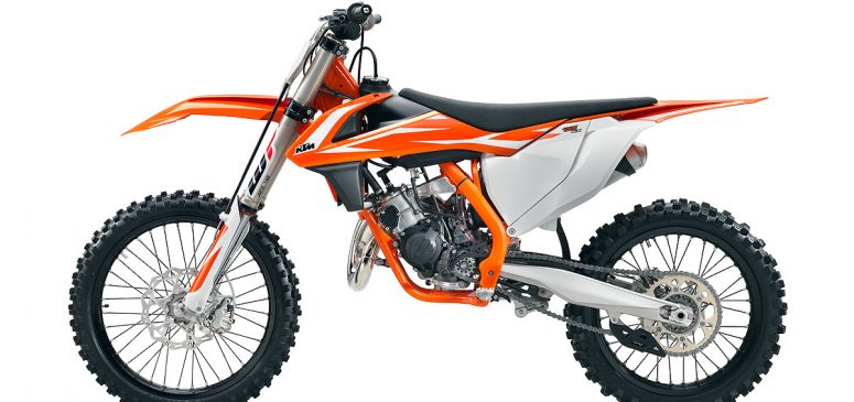 172310_KTM-125-SX-90-degree-MY-2018-studioweb