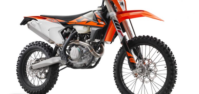 176141_KTM-500-EXC-F-EU-right-front-MY-2018-studio