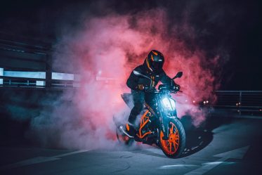 KTM 125 DUKE - Action