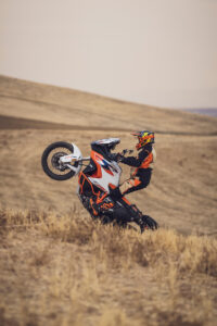 488978_MY23 KTM 1290 SUPER ADVENTURE R Action - CAT B_EU_ Global